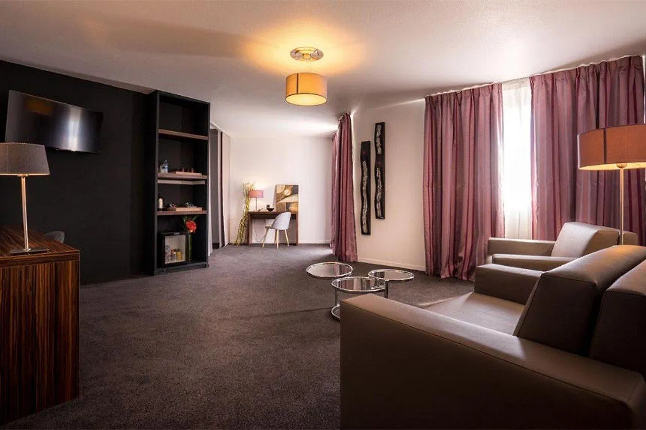 Best Western Plus La Marina Saint-Raphael  Hotel