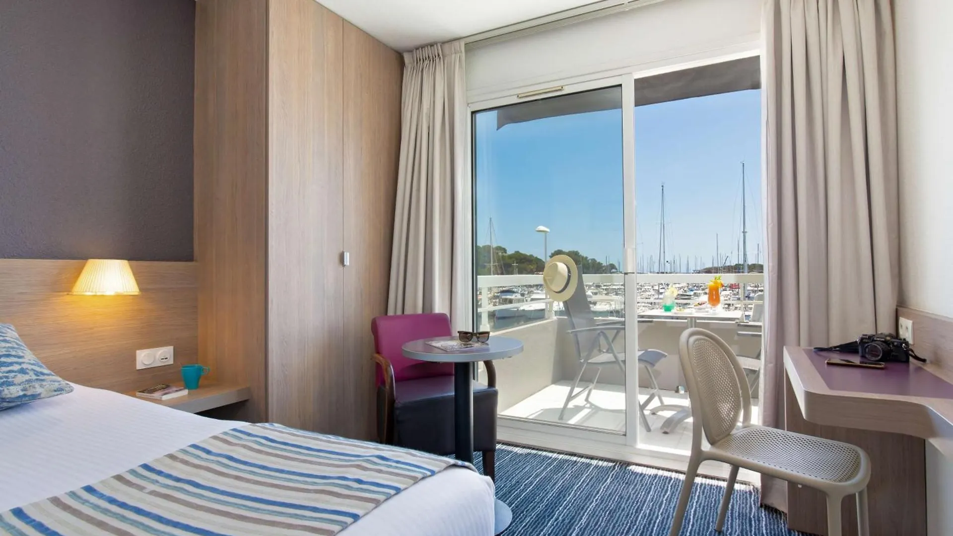 Best Western Plus La Marina Saint-Raphaël 4*,