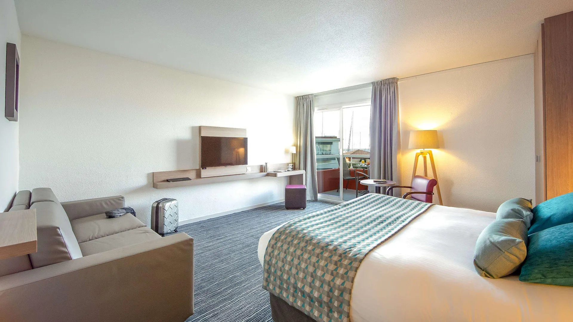 Best Western Plus La Marina Saint-Raphael  Hotel