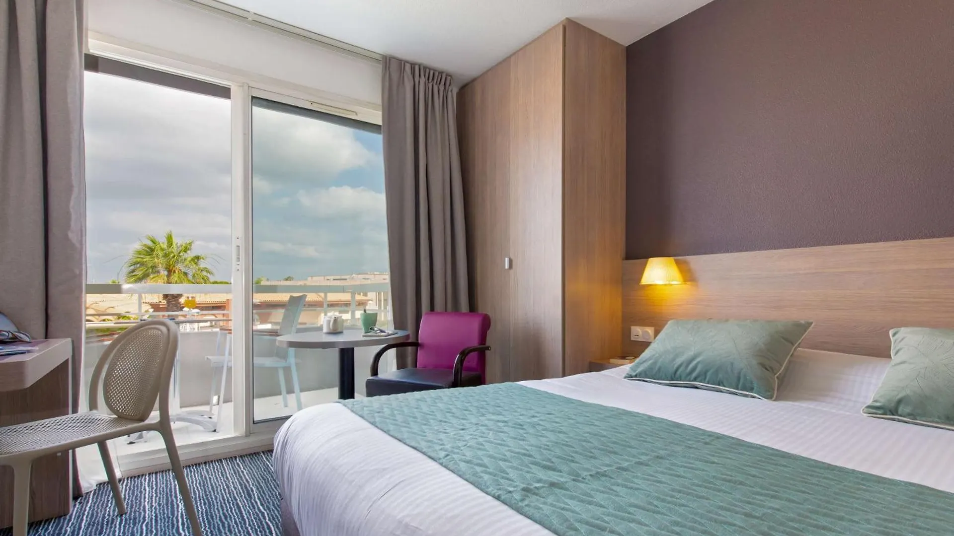 **** Hotel Best Western Plus La Marina Saint-Raphael  France