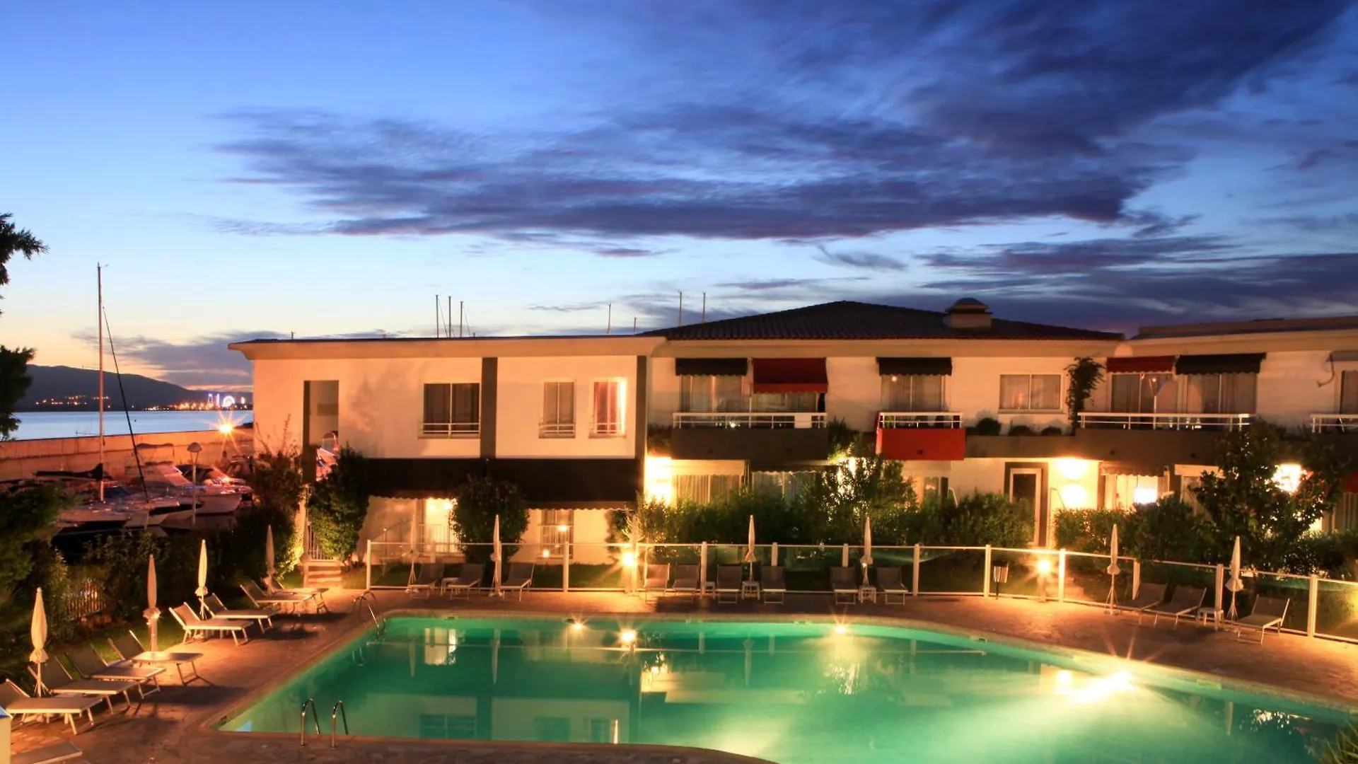 Best Western Plus La Marina Saint-Raphael  France