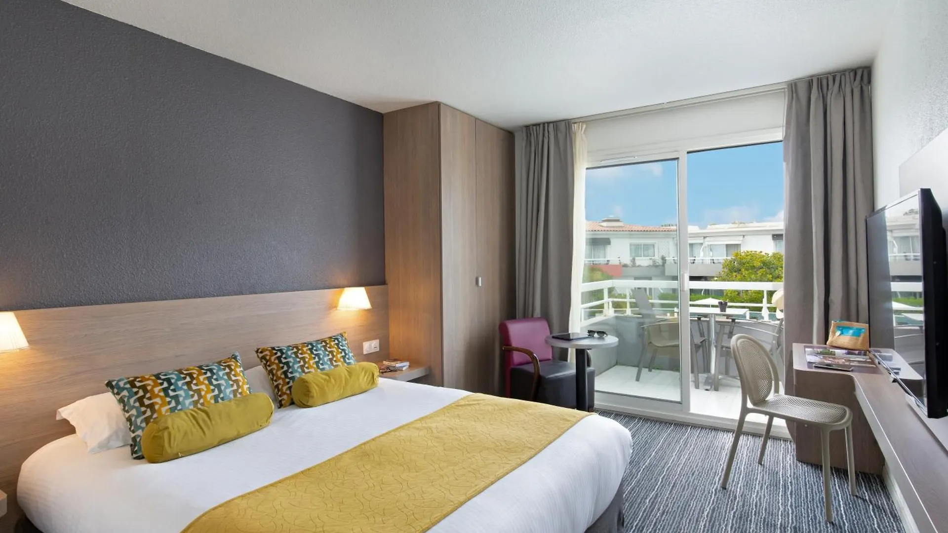 Best Western Plus La Marina Saint-Raphael  Saint-Raphael (Var)