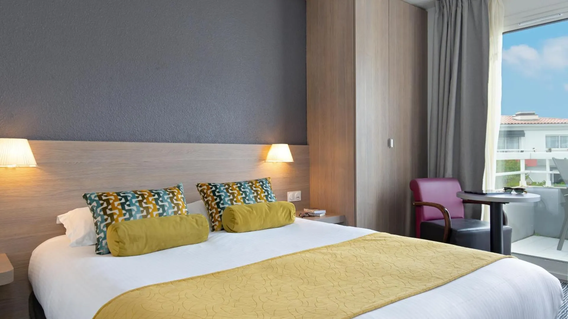 Best Western Plus La Marina Saint-Raphael  France
